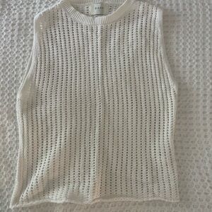 DISSHWhite Sleeveless Knit Top